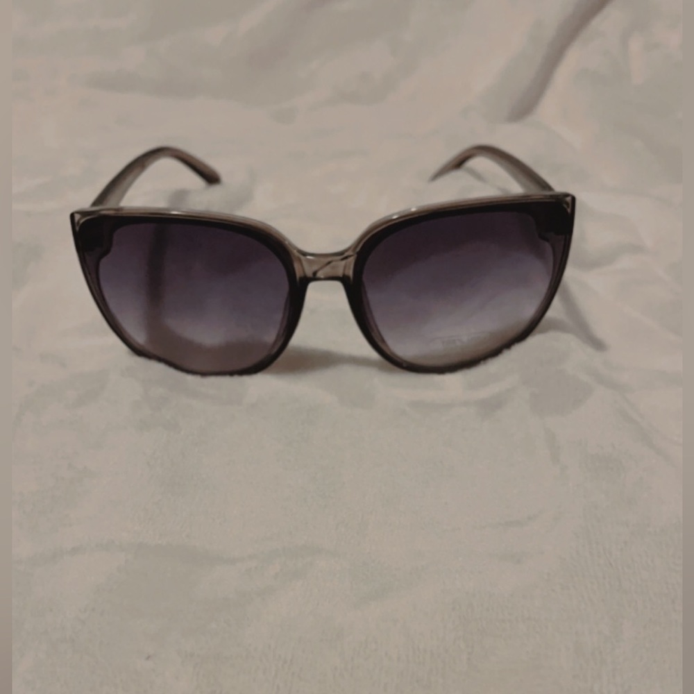 sunglasses - Picture 2 of 3